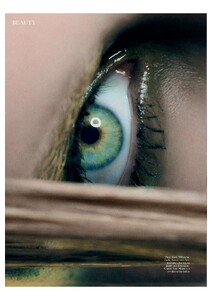 Vogue UK 10 2025_4.jpg