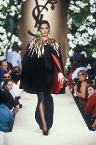 Yves Saint Laurent 1995 Haute Couture 169.jpg
