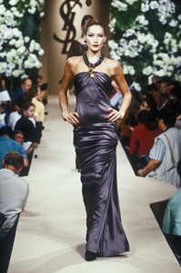 Yves Saint Laurent 1995 Haute Couture 184.jpg