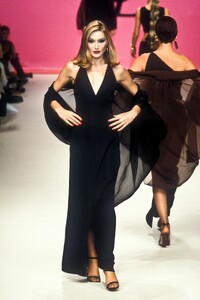 Yves Saint Laurent 1996 Women RTW 116.jpg