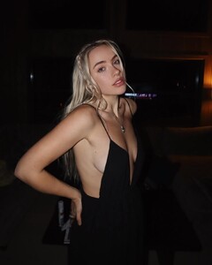 _het vertrouwen die ik in de jurk heb zou ik ook in mezelf moeten hebben (1).jpg