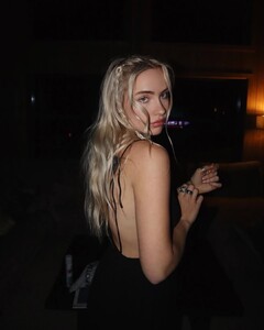 _het vertrouwen die ik in de jurk heb zou ik ook in mezelf moeten hebben (2).jpg