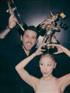 arianagrande-20250909_143148-473375261.jpg