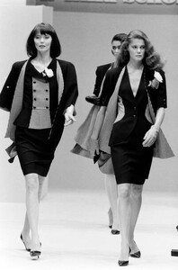 bryswerris--MilaSchonSpring-1990-CoutureCollection   (3).jpg