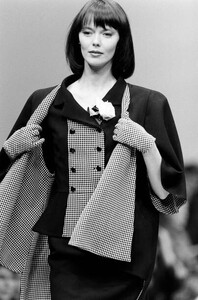 bryswerris--MilaSchonSpring-1990-CoutureCollection   (4).jpg