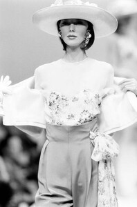 bryswerris--MilaSchonSpring-1990-CoutureCollection   (8).jpg