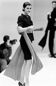claieatk-MilaSchonSpring-1990-CoutureCollection   (11).jpg