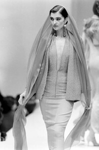 claieatk-MilaSchonSpring-1990-CoutureCollection   (3).jpg