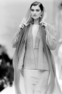 claieatk-MilaSchonSpring-1990-CoutureCollection   (6).jpg