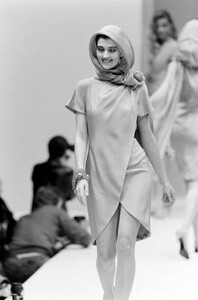 claieatk-MilaSchonSpring-1990-CoutureCollection   (9).jpg