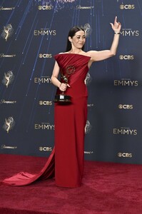 cristin-milioti-redefines-classic-drama-at-the-emmy-awards-6.jpg