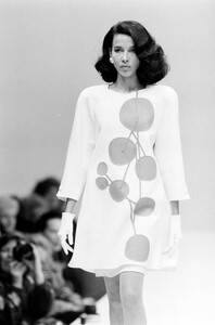 dalmac-Mila Schon Spring-S. 1990 - Couture Collection Milan (2).jpg