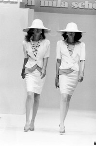 dalmac-Mila Schon Spring-S. 1990 - Couture Collection Milan (5).jpg