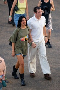 dua-lipa-s-festival-flair-bst-hyde-park-pda-chic-6.jpg
