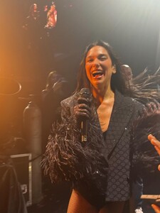dualipa-9.jpg