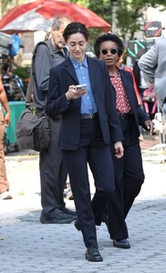 emmy-rossum-debuts-urban-noir-look-on-furious-set-nyc-sept-2025-4.jpg