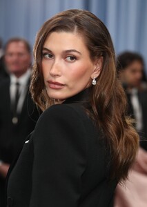 hailey-bieber-met-gala-2025-style-breakdown-5.jpg