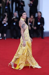halsey-27.jpg