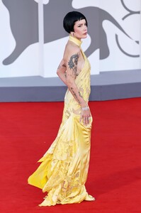 halsey-40.jpg