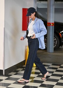kendall-jenner-denim-sushi-date-west-hollywood-june-2025-2.jpg