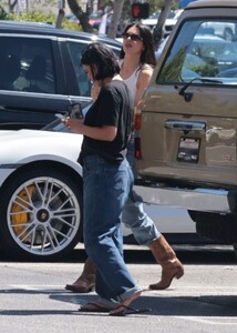 kendall-jenner-rocks-cowboy-boots-for-rei-outing-2.jpg