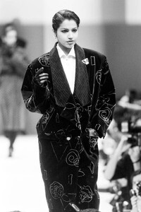 kirat-Versace Fall 1985 RTW (0).jpg