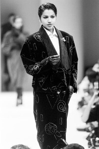 kirat-Versace Fall 1985 RTW (1b).jpg