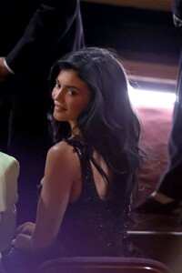 kylie-jenner-at-97th-academy-awards-5.jpg