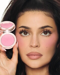 kylie-jenner-s-2025-hybrid-blush-campaign-a-fresh-look-1.jpg