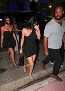 kylie-jenner-s-effortless-elegance-at-miami-dinner-3.jpg