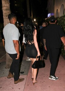 kylie-jenner-s-effortless-elegance-at-miami-dinner-5.jpg