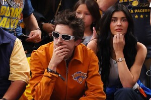 kylie-jenner-timothee-chalamet-courtside-style-game-6-2025-3.jpg