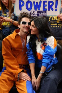 kylie-jenner-timothee-chalamet-courtside-style-game-6-2025-6.jpg