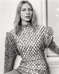 m-le-monde-0322-2019_julia-nobis_by_zoe-ghertner4.jpg