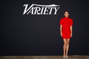 natalie-portman-at-variety-studio-at-toronto-international-film-festival-09-06-2025-0.jpg