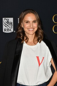 natalie-portman-attends-golden-globes-party-in-toronto-denim-defiance-meets-red-carpet-ease-3.jpg