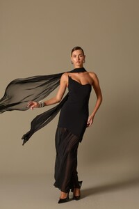 the-black-swan-maxi-dress-black-a7aeaa.jpg