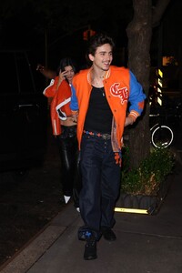 timothee-chalamet-kylie-jenner-dine-in-new-york-05.29.2025-2.jpg
