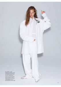 vogue Fr10-2025_10.jpg