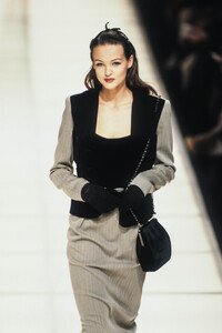 wrobel f95emporioAr-.jpg