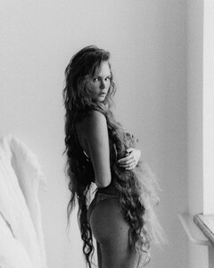 013 Nastya'sIG posted 20250210, 42 by Nina Dmitrieva, ass _postedToBZ.jpg