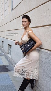 [2025.09.27] carmellarose_3739833835366458850.jpg