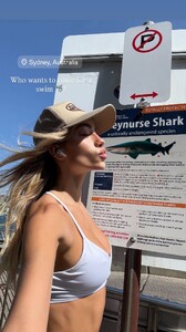 [2025.09.29] ellaayalon_3732807846460642769.jpg