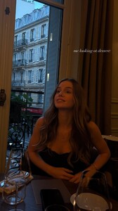 [2025.09.29] haileygrice_3732609030427425102.jpg