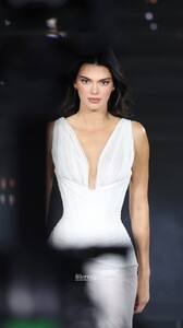 [2025.09.29] kendalljenner_3732665893336423985.jpg