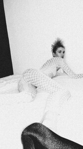 [2025.09.30] stellamaxwell_3733187872716301945.jpg