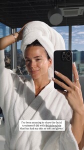 [2025.10.01] helenowen_3734070177203147011.jpg