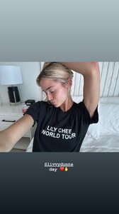 [2025.10.01] livvydunne-lilychee_3733994808085239754.jpg