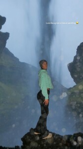 [2025.10.01] rachelc00k_3734019456138993095.jpg