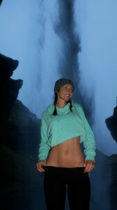 [2025.10.01] rachelc00k_3734019536090768952.jpg